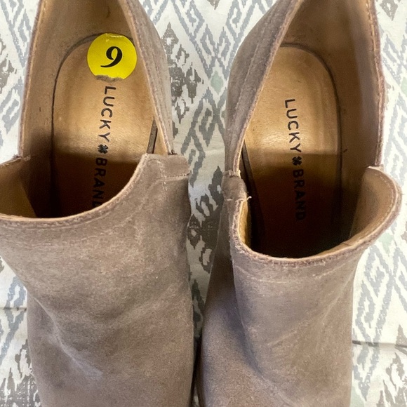 Lucky Brand Laretah Taupe Suede Leather Open Toe High Heel Ankle Boots Size 9 - Picture 6 of 7